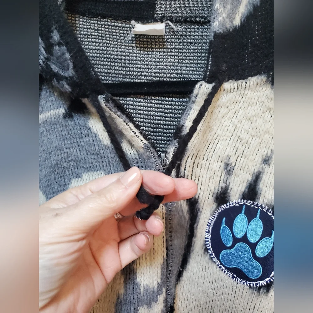 Reclaimed Vintage Guatamalen Wool Zipper Wolf Hoodie Jacket Patches Small